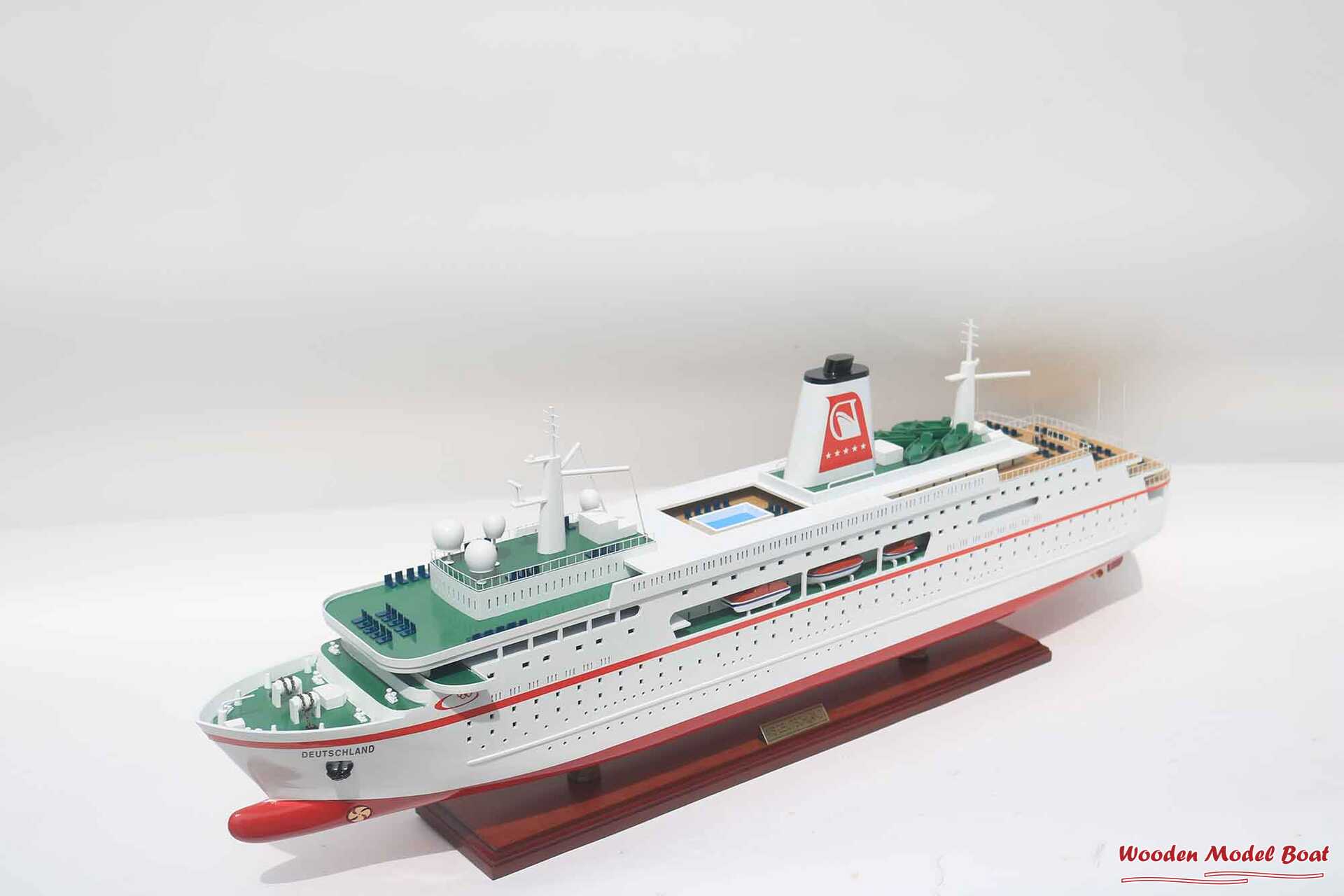 Ms Deutschland Cruise Ship Model 34.2″