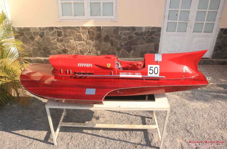 Ferrari Hydroplane 1954 – XXL Boat Model 102″