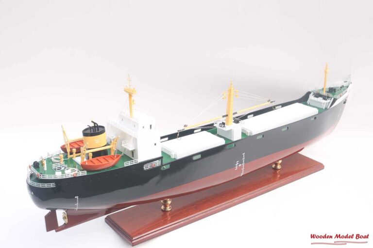 Guclu 4 (Reefer) Vessel Model 40"