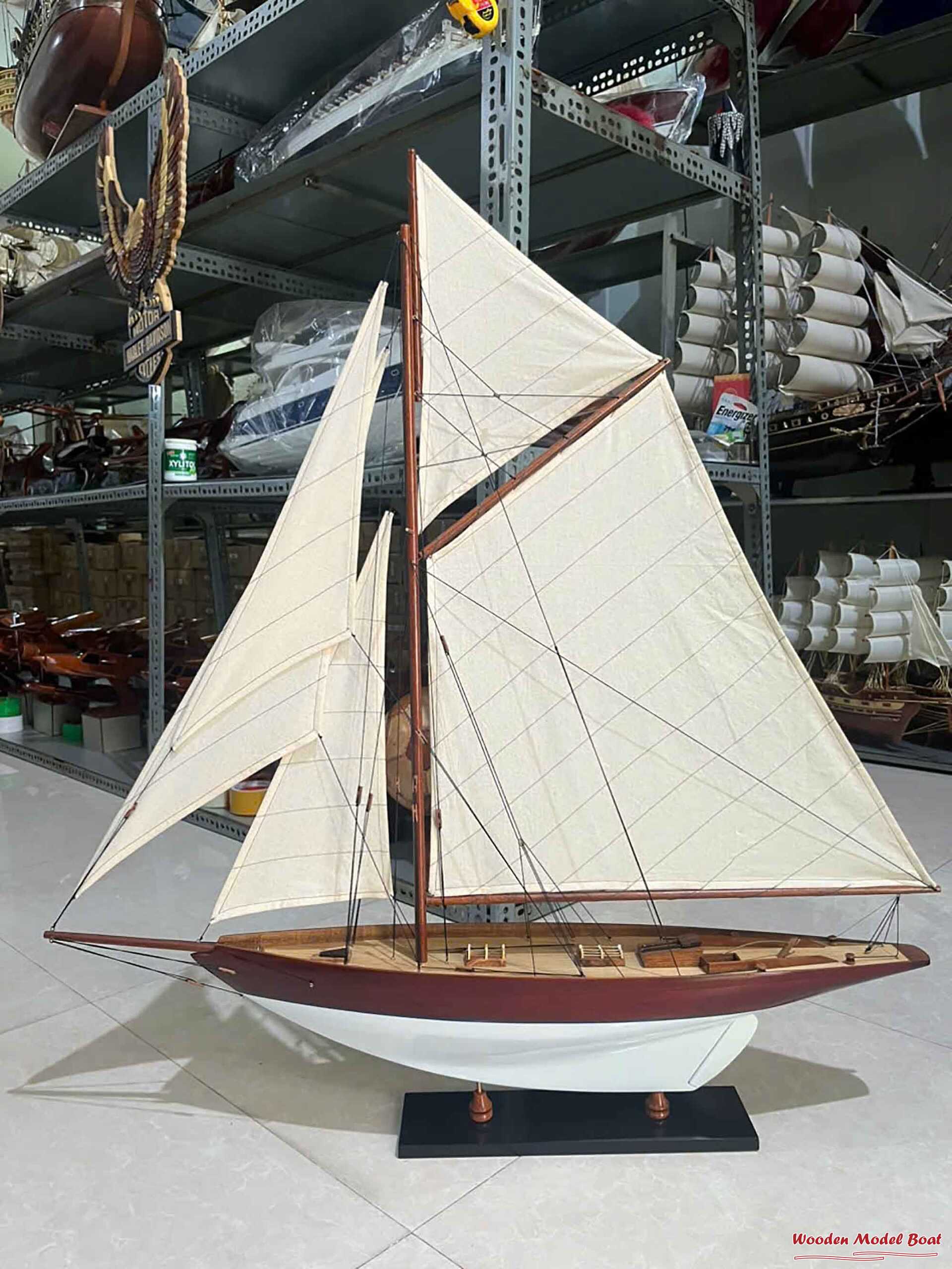 Penduick Ship Model – Painted White